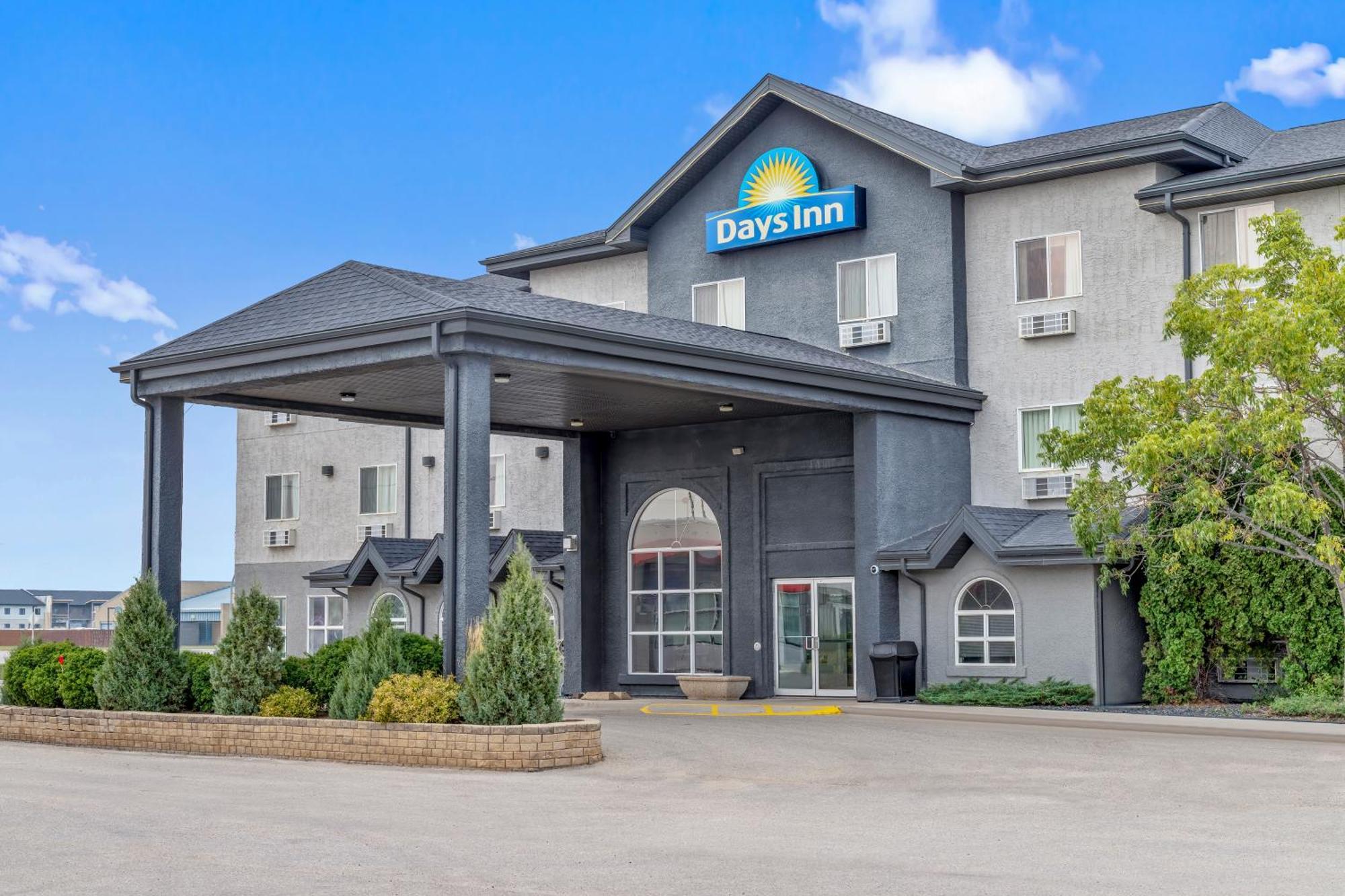 Days Inn By Wyndham Steinbach Exterior foto
